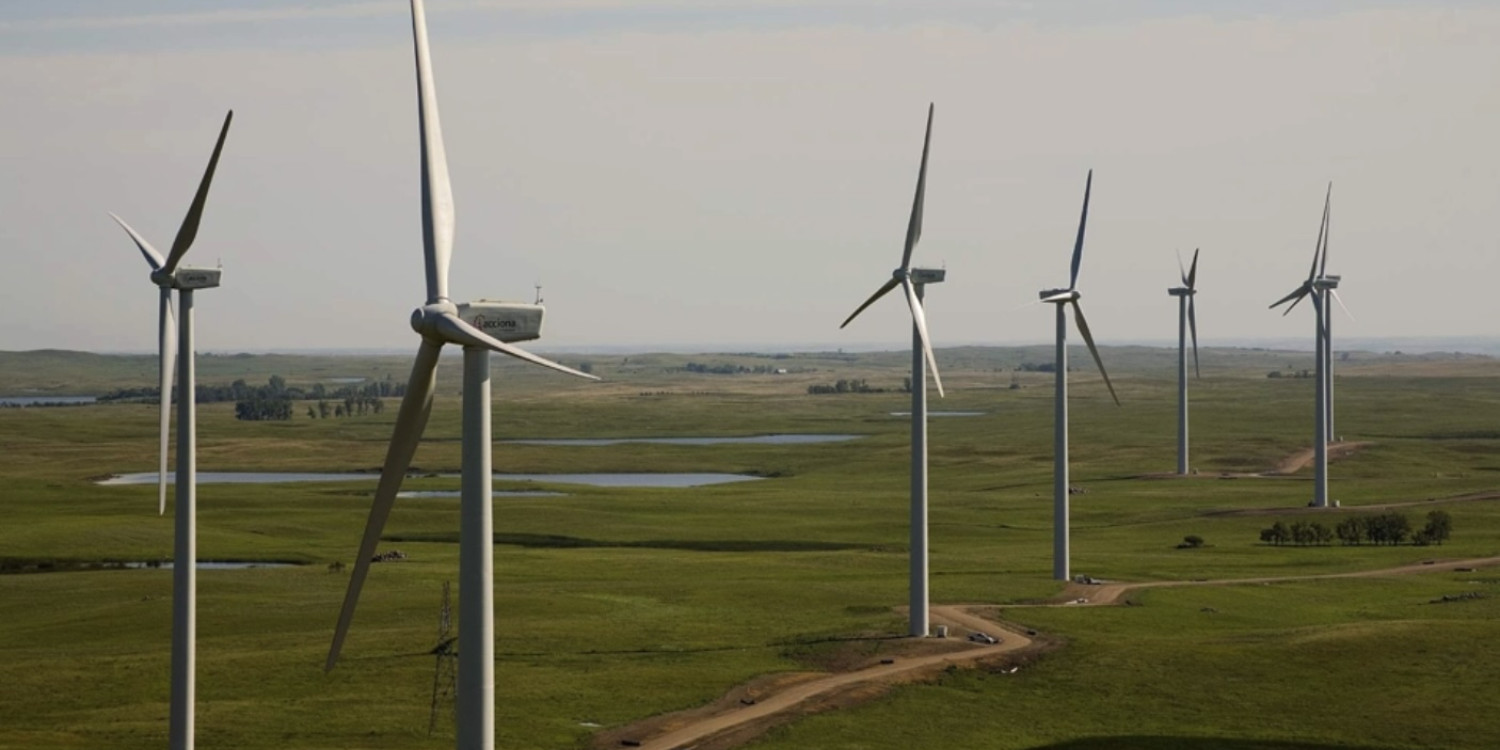Energia eólica assegura 25,4% do consumo em 2025 mas metas exigem resposta célere, segundo relatório “Parques Eólicos em Portugal”